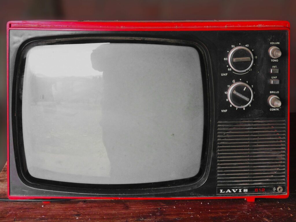 vintage-tv-1116587_1920